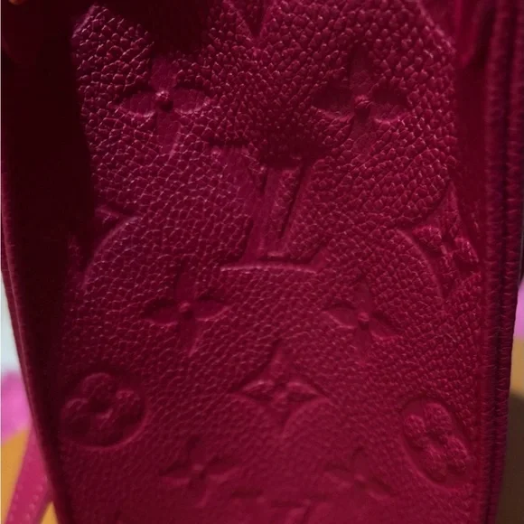 Louis Vuitton On The Go Empreinte PM Freesia in Leather with Gold-tone - Picture 8 of 12